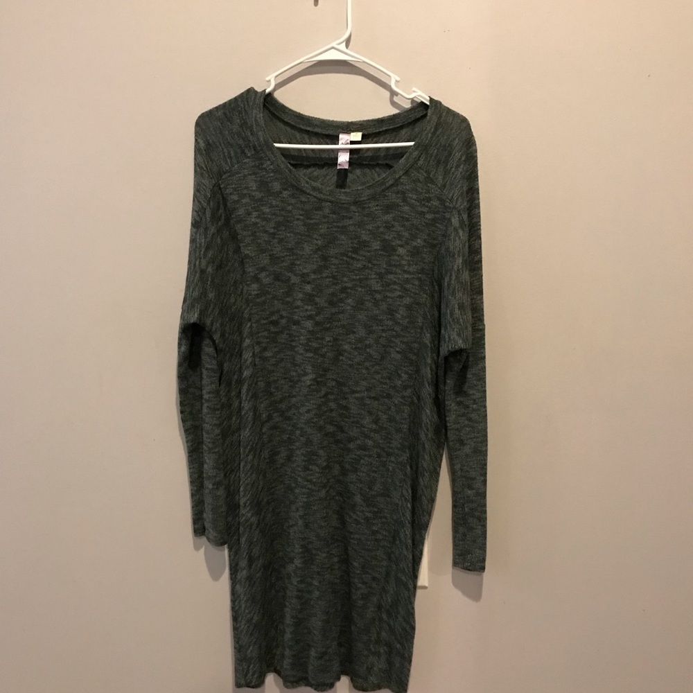 Francesca's Collections Green Midi Dress